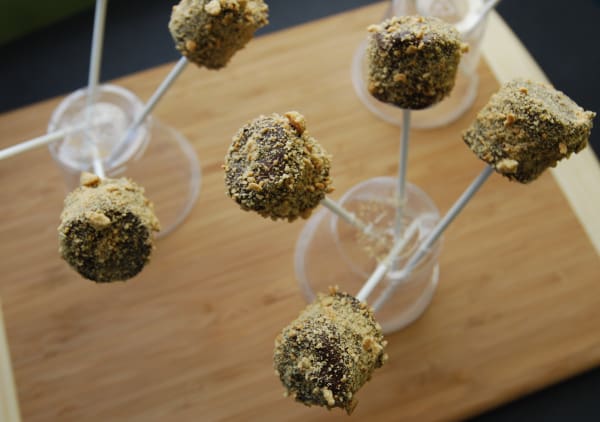 How to Make S'mores Pops Help them dry.