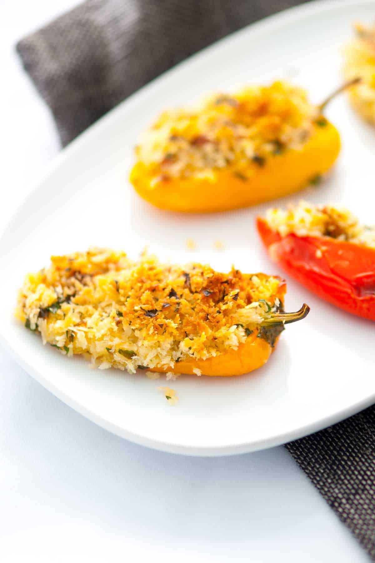 How to Make Oven Baked Stuffed Sweet Peppers with Bacon and Cheese Bacon and Cream Cheese Stuffed Mini Peppers (Sweet Pepper Poppers)