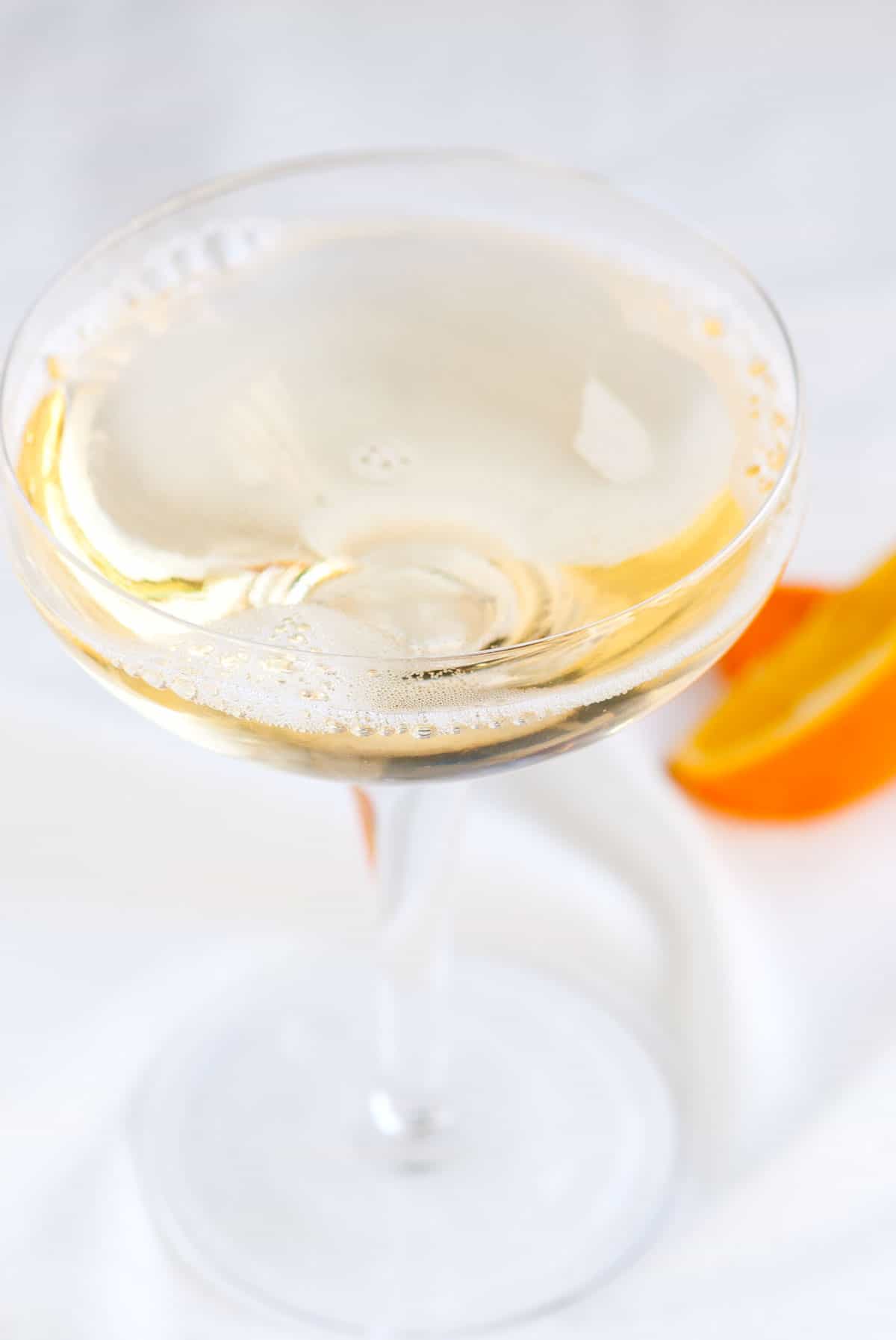 How to make a cocktail with St Germain and Champagne. Sparkling St Germain Cocktail
