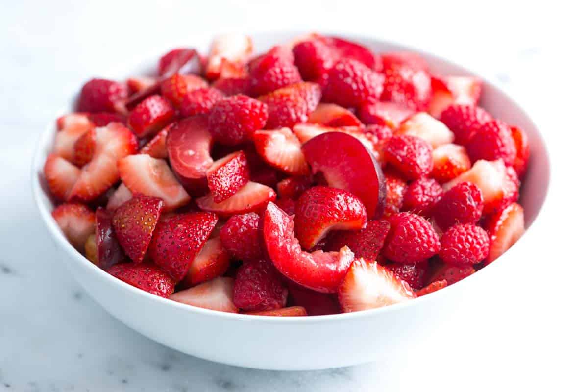 Easy Strawberry Fruit Salad