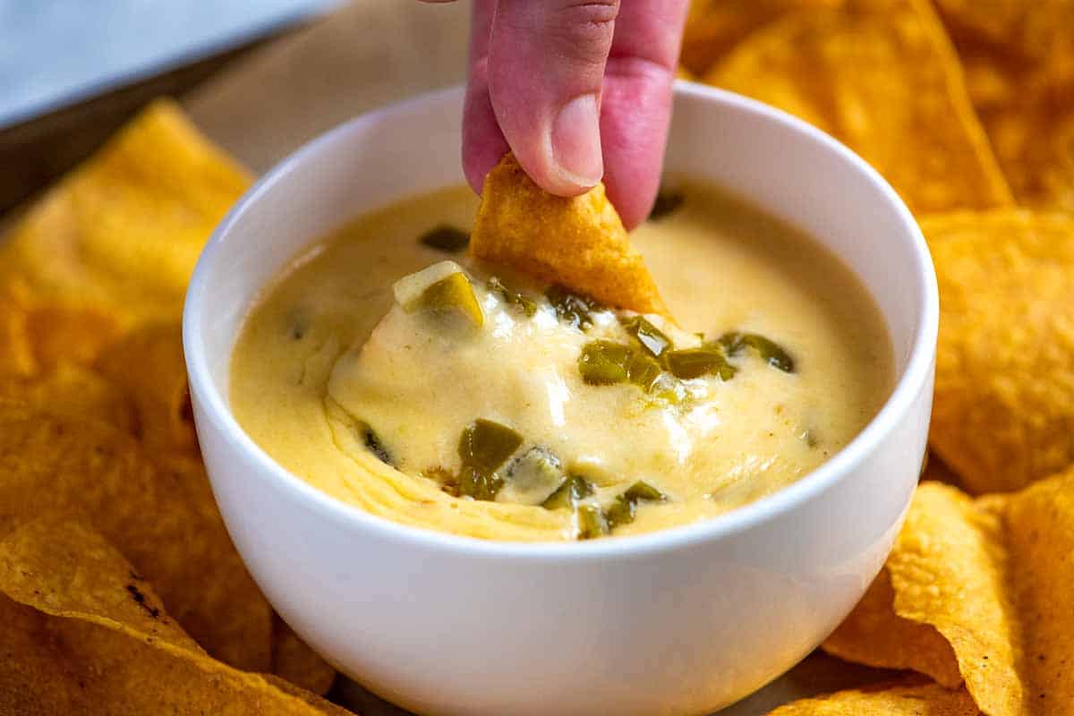 Easy Creamy Queso Dip