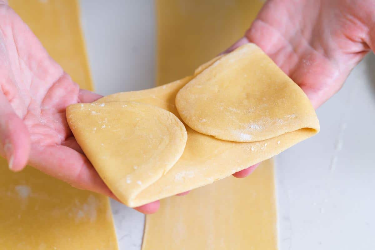Folding pasta dough to be uniform for pasta roller