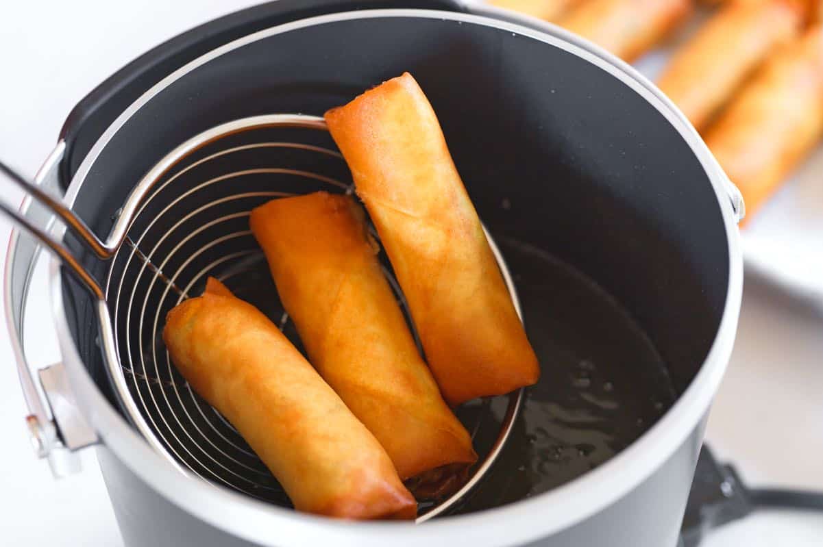 Frying Crispy Chicken Spring Rolls