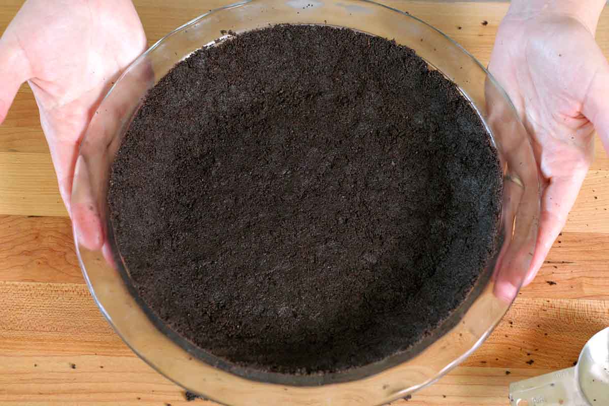 Chocolate cookie crust for peanut butter pie