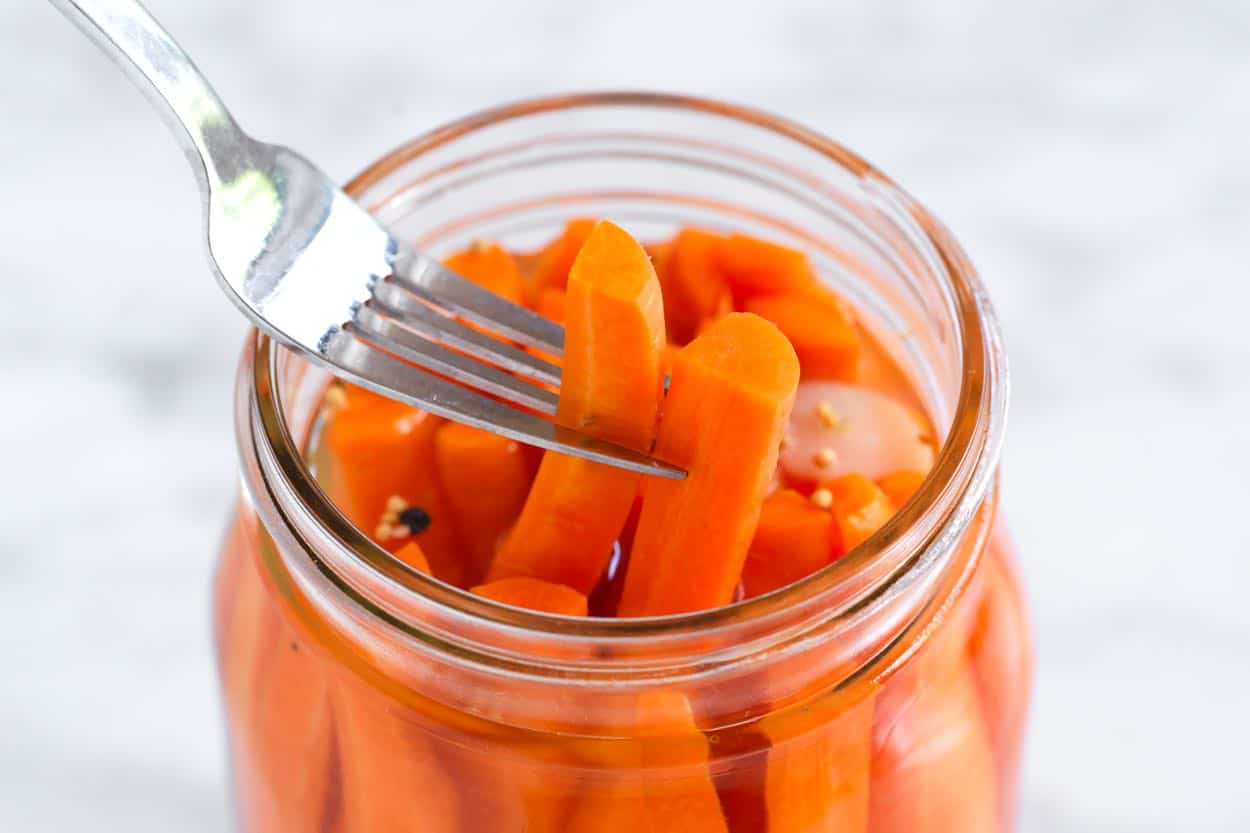 Homemade pickled carrots